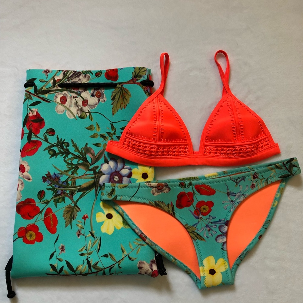 Triangl bikini size small